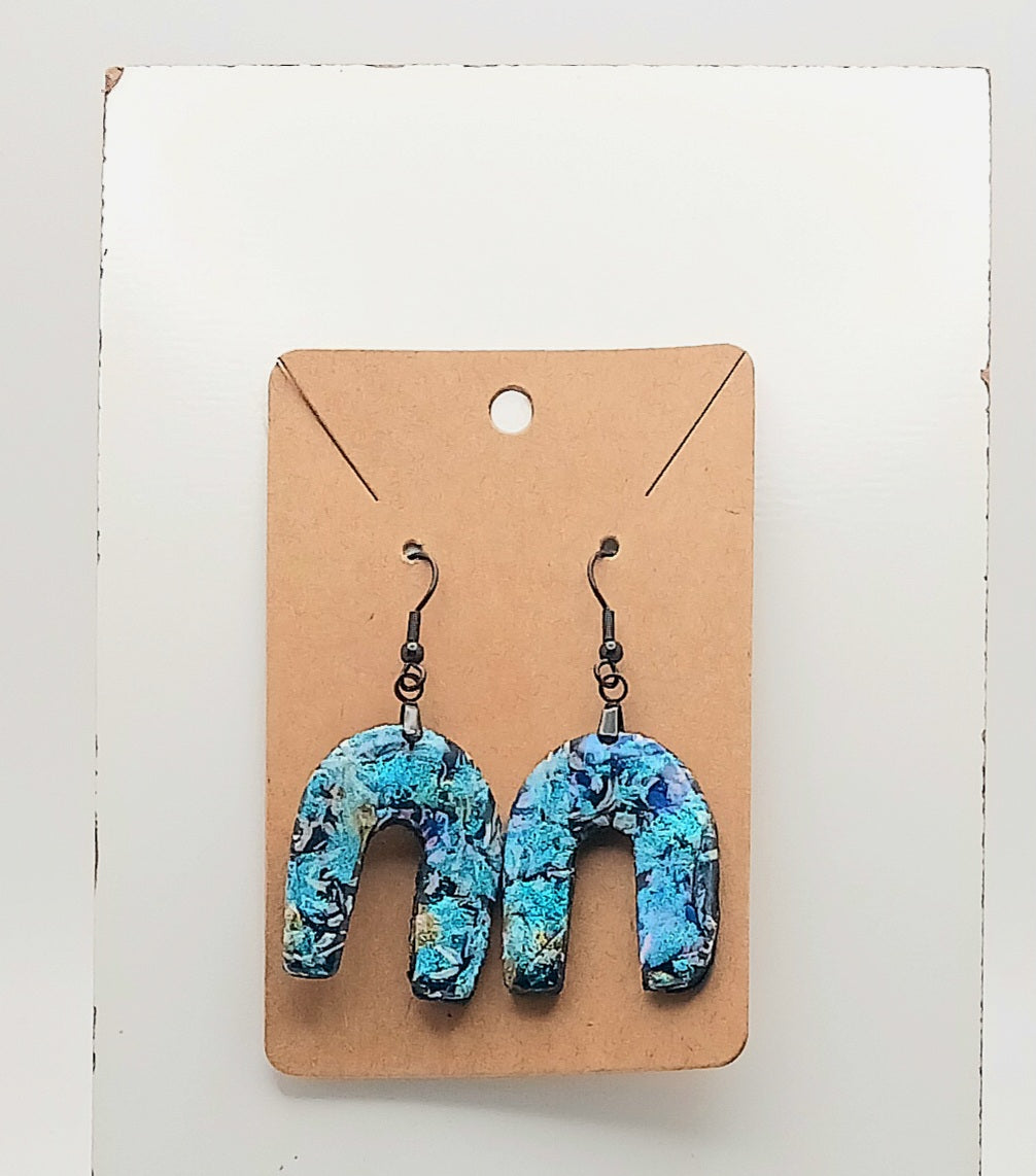 Horseshoe Dab Earrings
